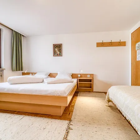 Hecht Guest house